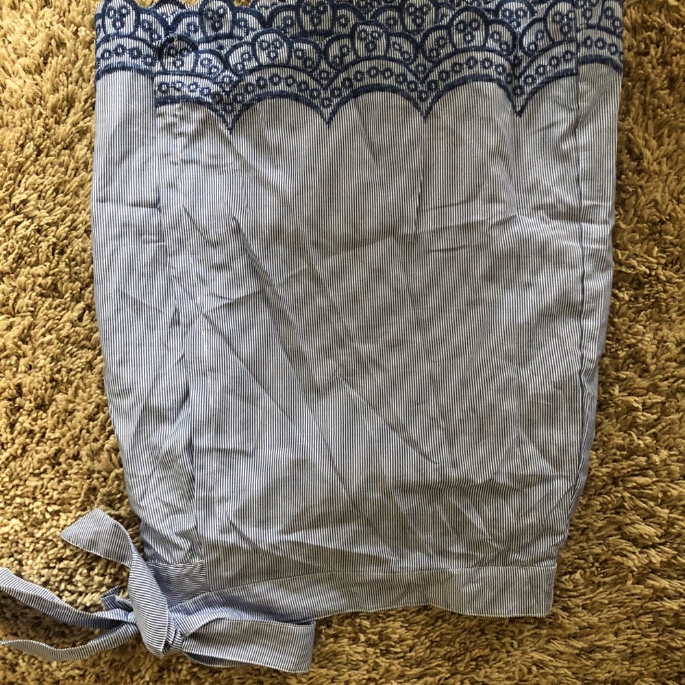 Cross tie skirt